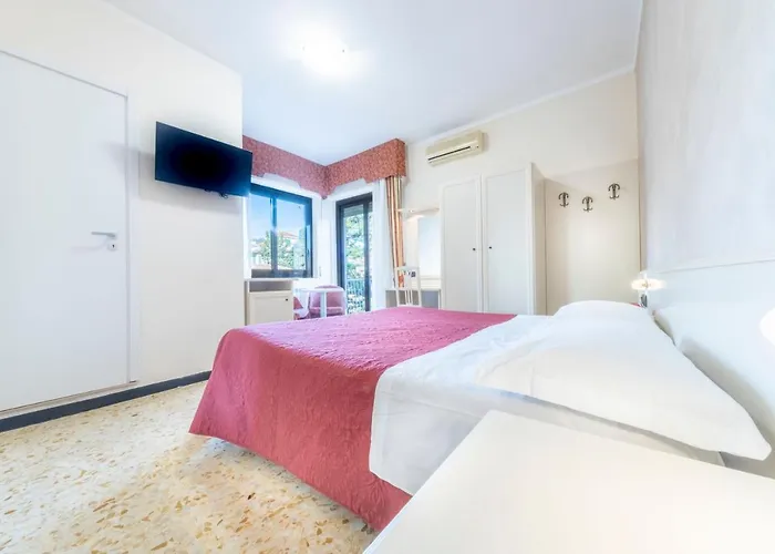 Gold Hotel